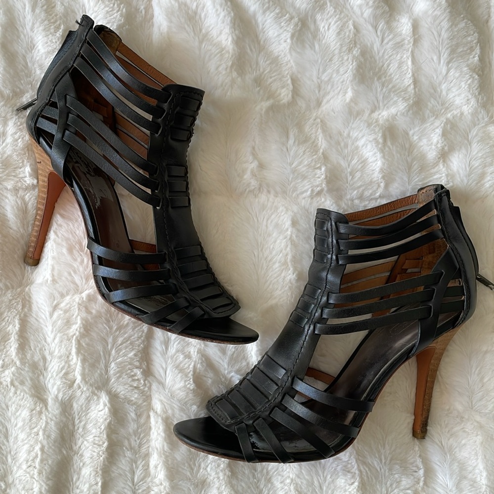 COACH LUCY LEATHER STRAPPY HEELS GUC